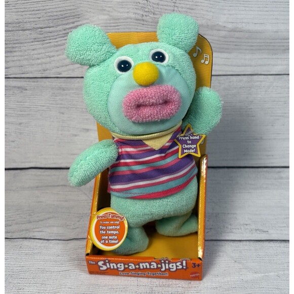 Sing A Ma Jigs Blue Pink Mouth Singing Doll Raining Its Pouring 2010 New in Box - Picture 1 of 3